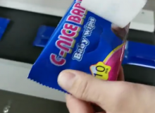 全自動包裝機包裝酒精作業現場